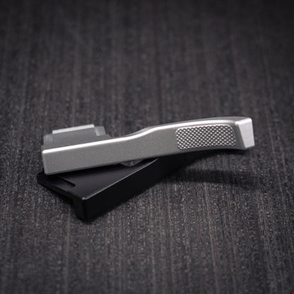 Aluminum Thumb Grip for Leica D-Lux8