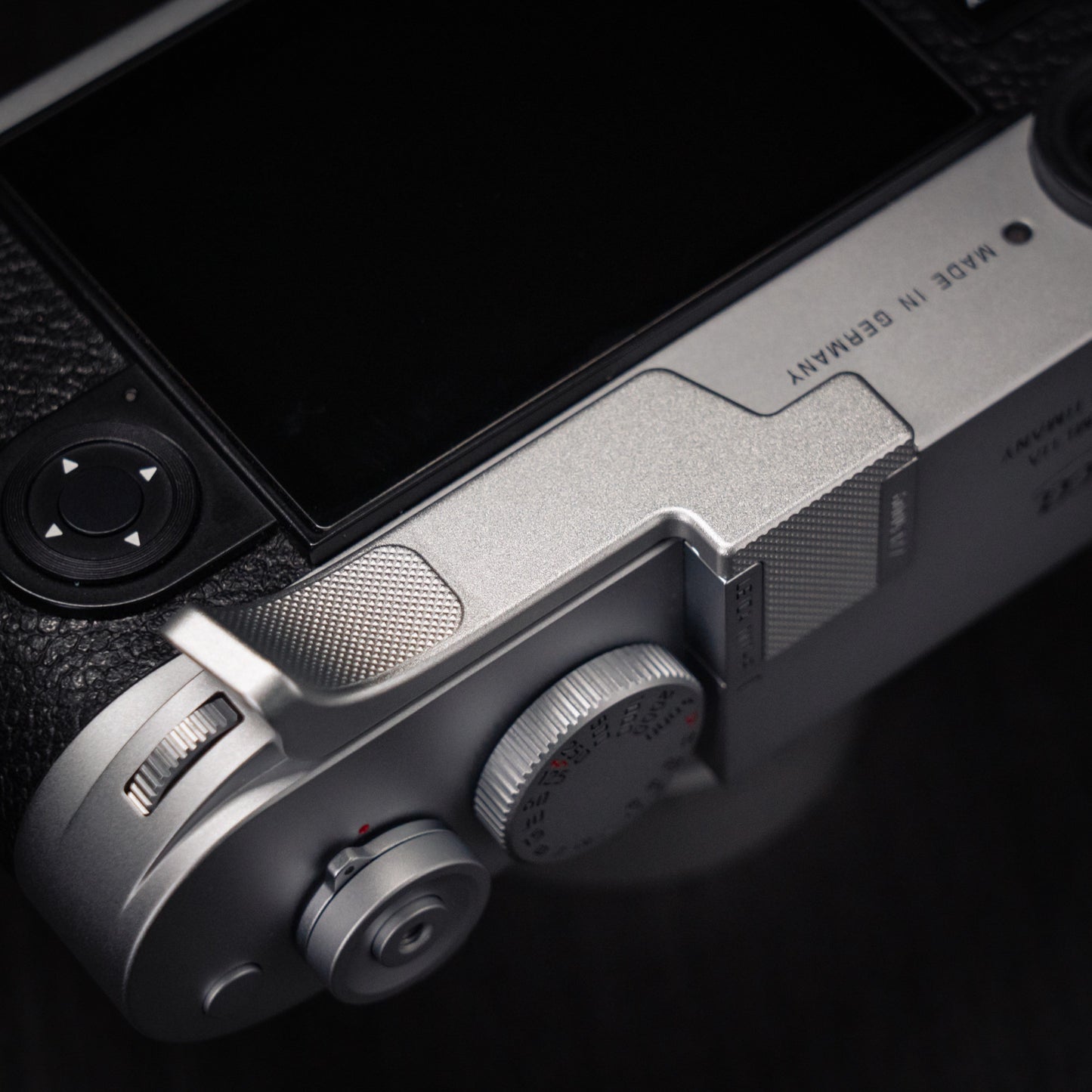 Aluminum/Brass Thumb Grip for Leica M10/M11