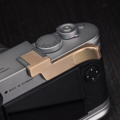 Aluminum/Brass Thumb Grip for Leica M10/M11