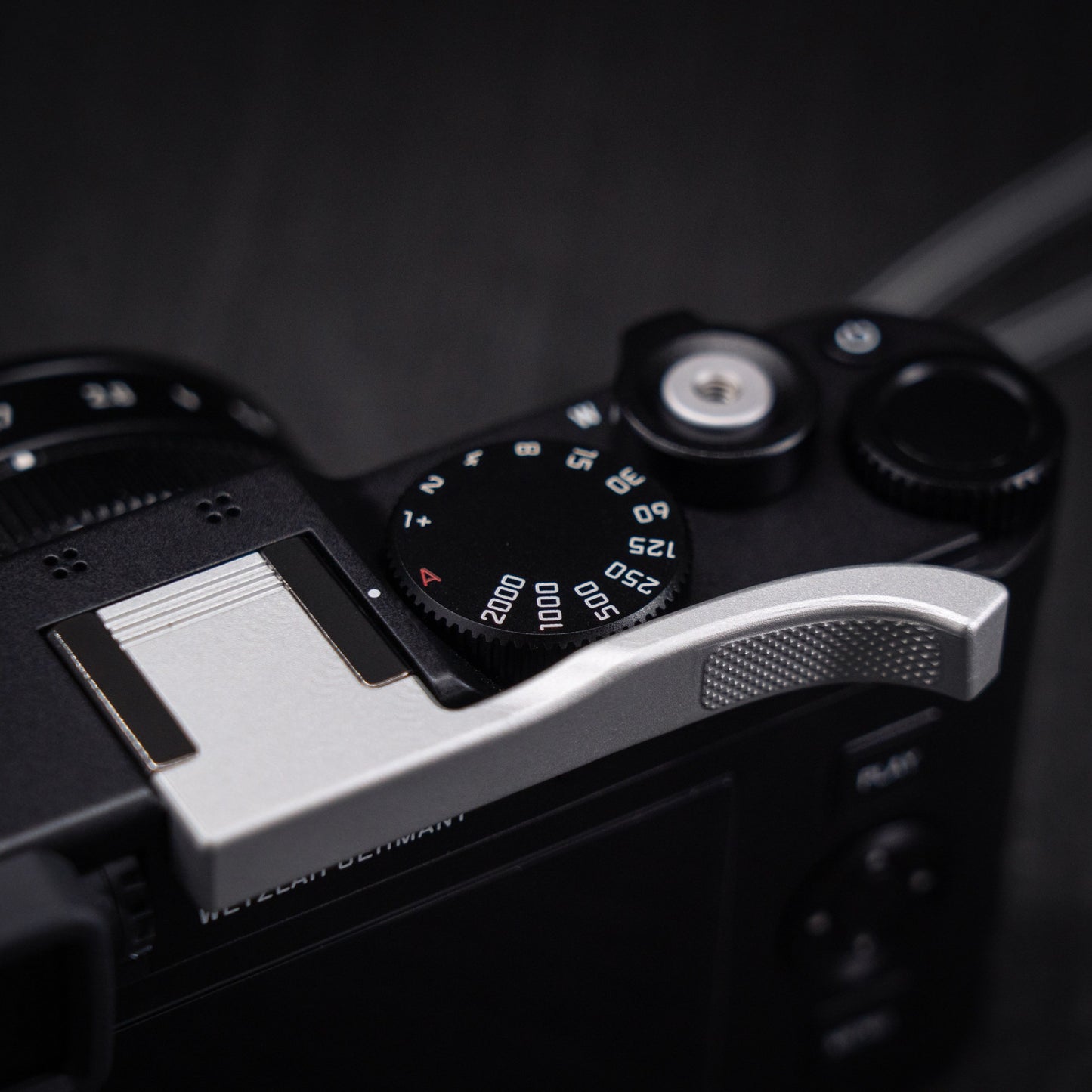 Aluminum Thumb Grip for Leica D-Lux8