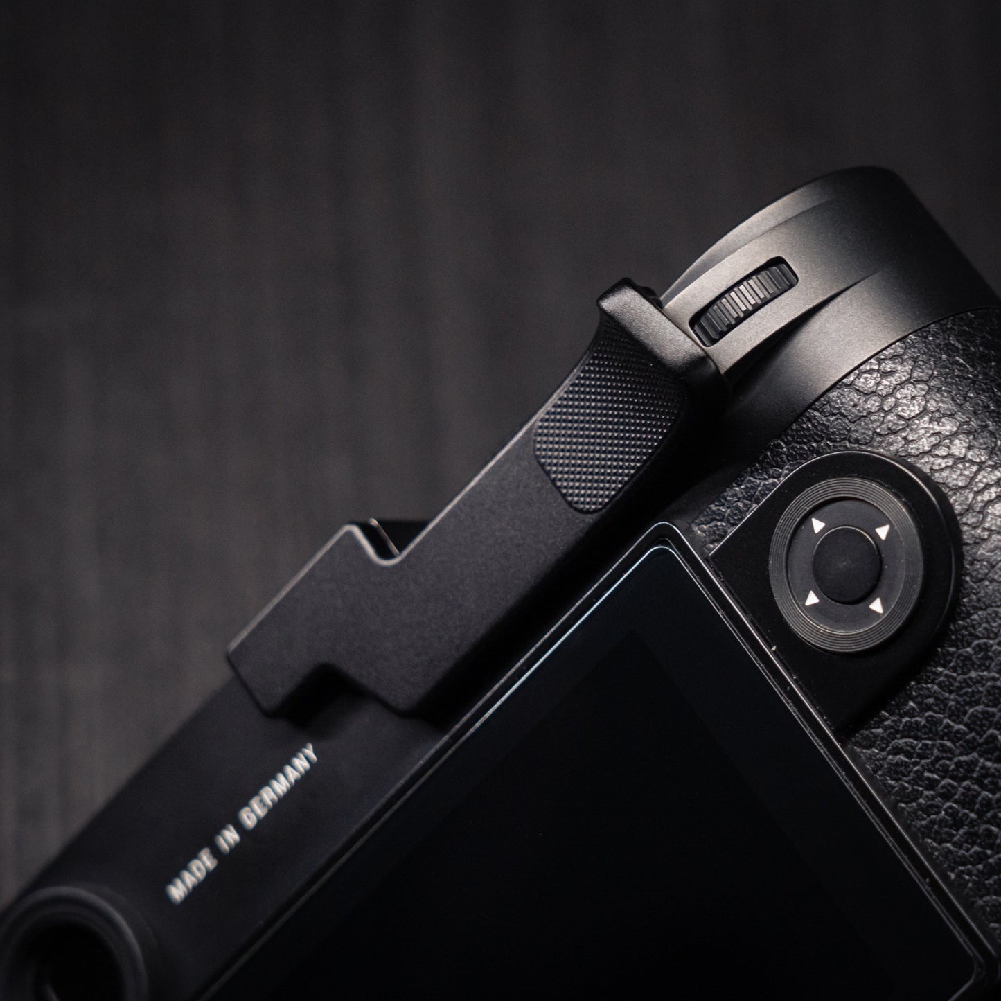 Aluminum/Brass Thumb Grip for Leica M10/M11